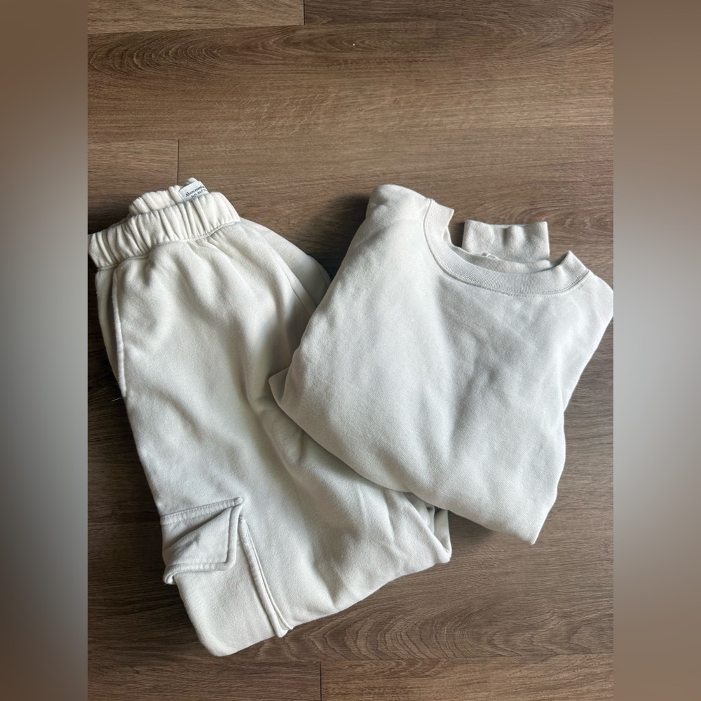 Abercrombie Soft A&F Essentials Sweatpants & Sweatshirt Set